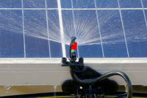Công nghệ tưới rửa tấm pin năng lượng mặt trời