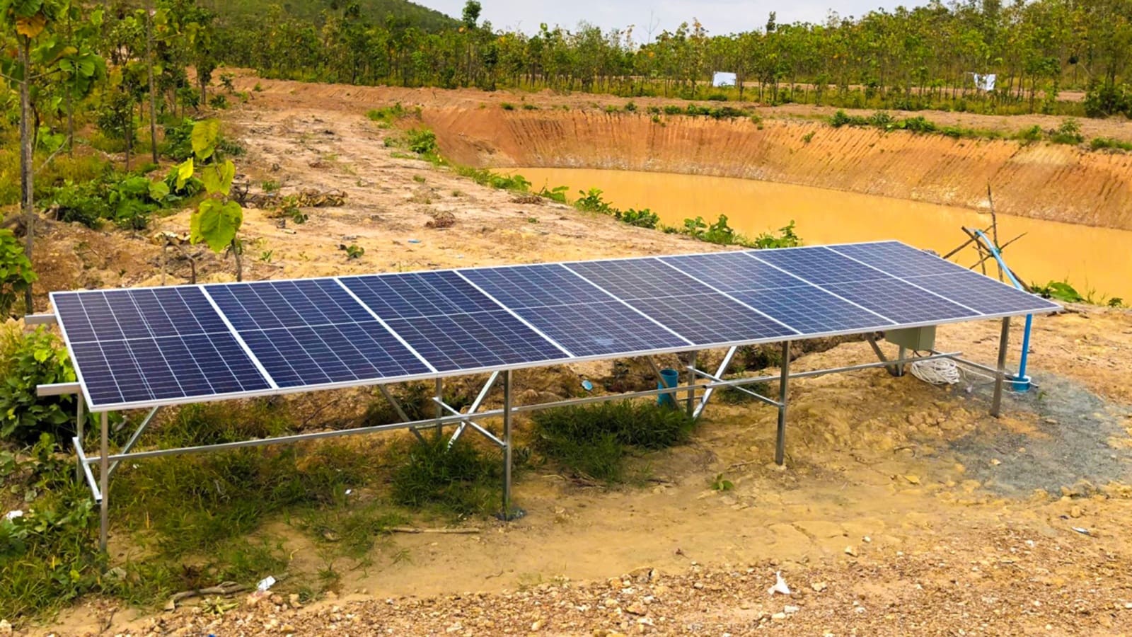 Dịch vụ lắp đặt hệ thống điện năng lượng mặt trời tại Đắk Lắk 2 Ứng dụng điện năng lượng mặt trời cho hệ thống bơm tưới cà phê
