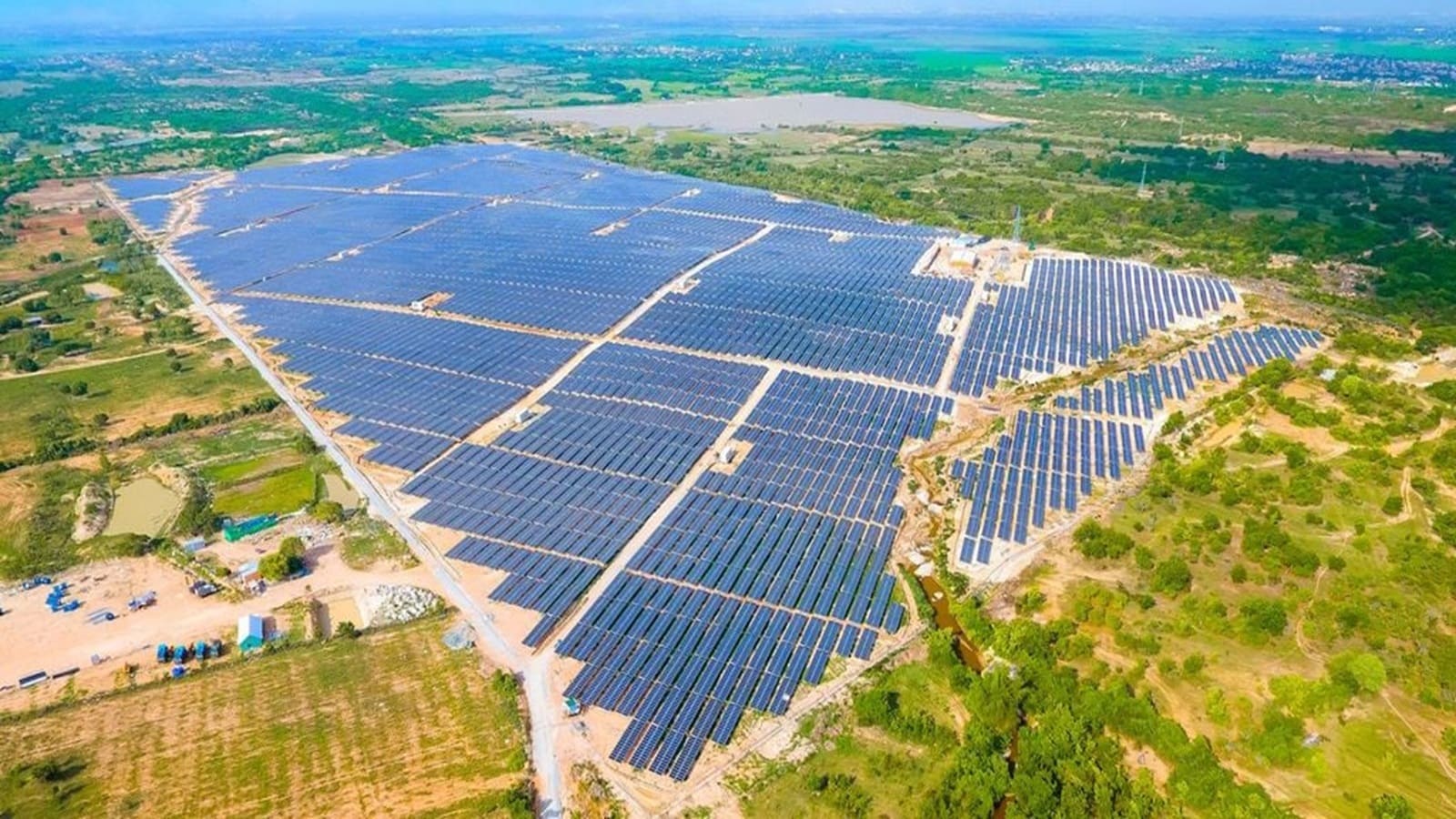 Dịch vụ lắp đặt hệ thống điện năng lượng mặt trời tại Điện Biên 2 Sự ra đời của điện năng lượng mặt trời được xem như một phát minh vĩ đại