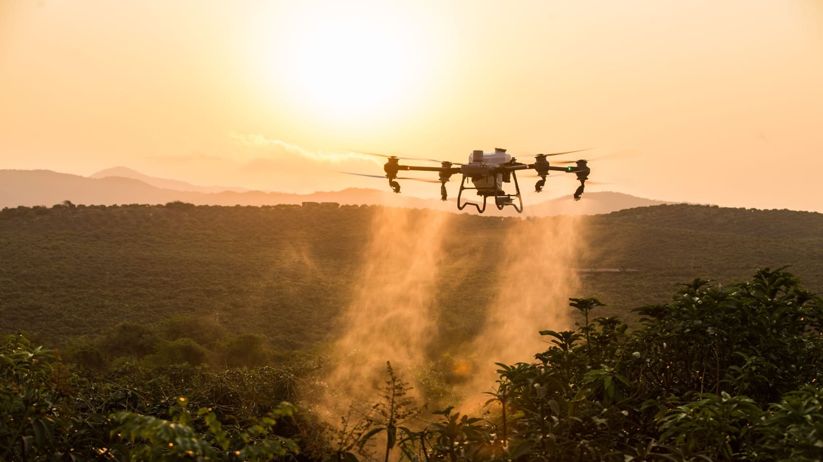 Máy bay nông nghiệp DJI Agras T70 chính thức về thị trường Việt Nam 4 T70 được đánh giá cao về hiệu suất và khả năng làm việc lâu dài