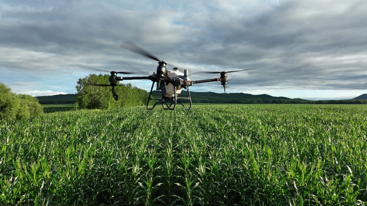 Máy bay nông nghiệp DJI T70 - Ứng dụng & thông số kỹ thuật 4 Ứng dụng máy bay nông nghiệp DJI Agras T70