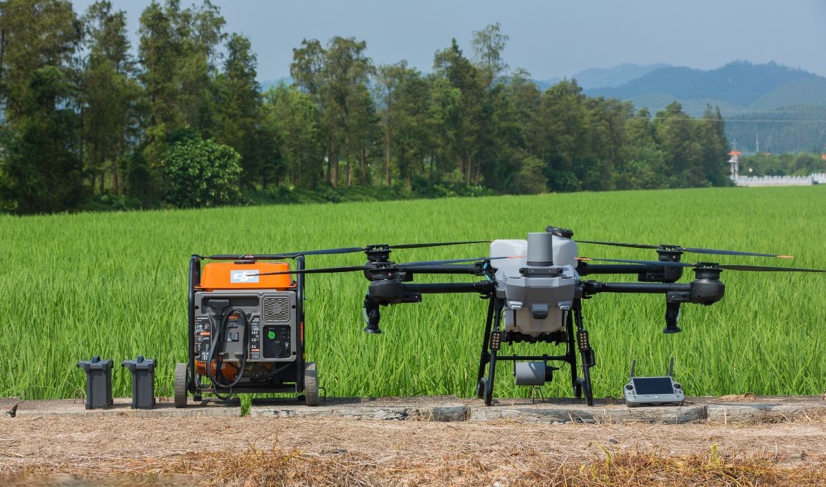 Hướng dẫn nâng hạ máy bay DJI Agras T25P 3 Bước cuối cùng trong quy trình nâng hạ máy bay DJI Agras T25P là hạ cánh
