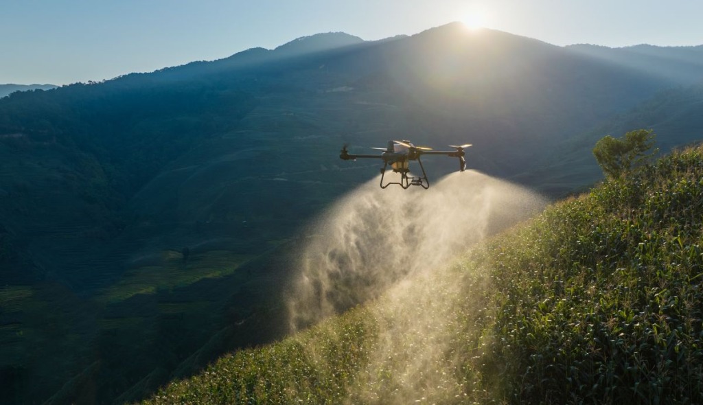 Hướng dẫn sử dụng máy bay DJI Agras T25P phun thuốc 19 T25P giúp rút ngắn thời gian làm việc, giảm sức lao động