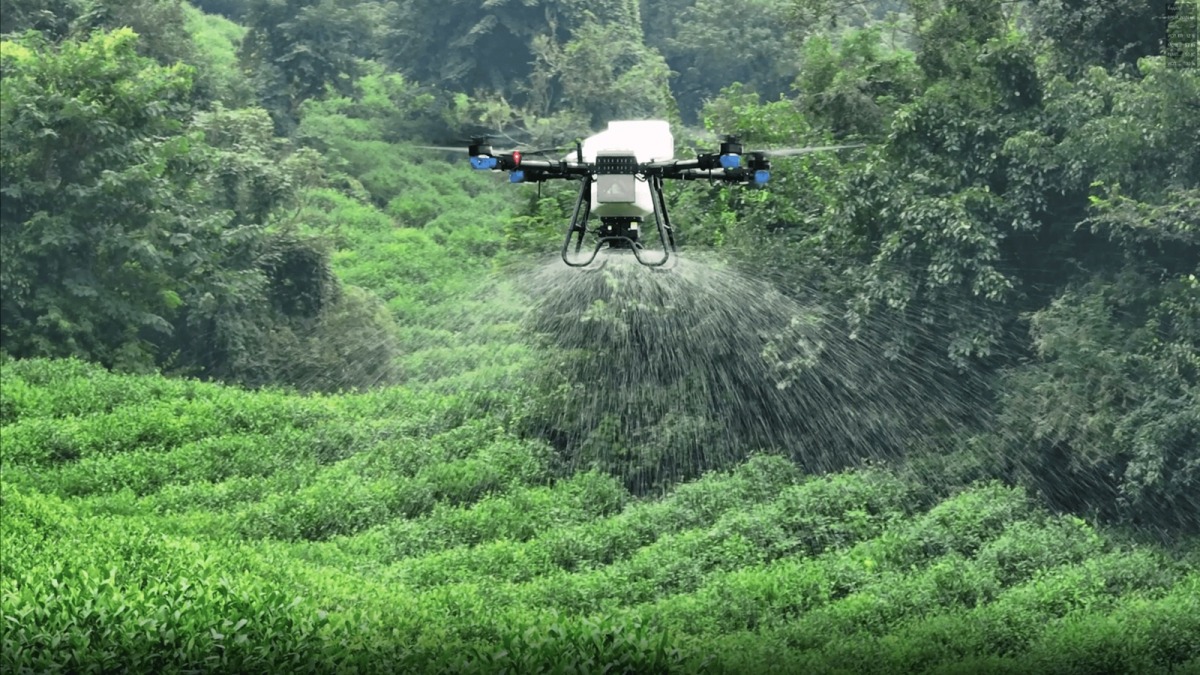 Hướng dẫn sử dụng máy bay DJI Agras T25P phun thuốc 2 DJI Agras T25P được thiết kế để tối ưu hóa mọi tác vụ phun rải