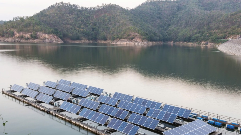 Ứng dụng điện mặt trời trong hệ thống lọc nước và tuần hoàn nước trong nuôi trồng thủy sản phần 2 10 Ứng dụng điện mặt trời trong hệ thống lọc nước và tuần hoàn nước trong nuôi trồng thủy sản