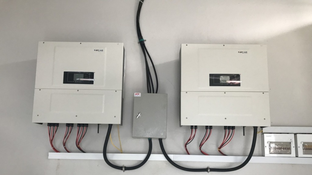 Biến tần hòa lưới và biến tần độc lập: Nên chọn loại nào? 13 Biến tần hòa lưới và biến tần độc lập: Nên chọn loại nào?