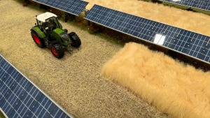 Ảnh-hưởng-khoảng-cách-giữa-các-tấm-quang-năng-tới-hiệu-suất-canh-tác-nông-nghiệp