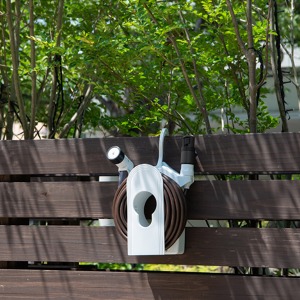 Bo-Ong-Tuoi-Cay-Treo-Tuong-Compact-Reel-Takagi-7