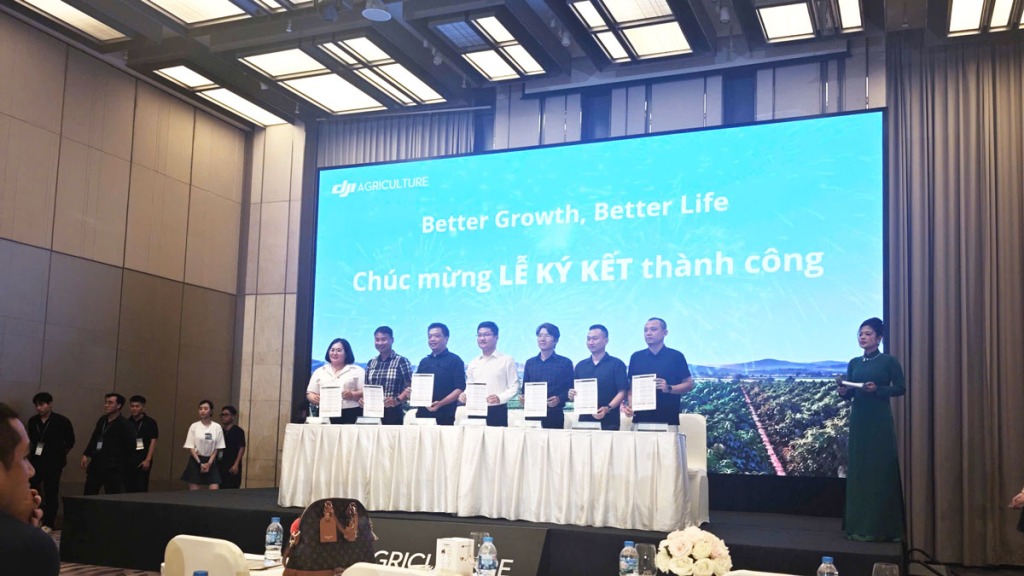 SỰ KIỆN DJI RA MẮT TRUYỀN THÔNG VÀ KẾT NỐI ĐẠI LÝ 1 Le-ky-ket-Nha-phan-phoi-DJI-Agriculture